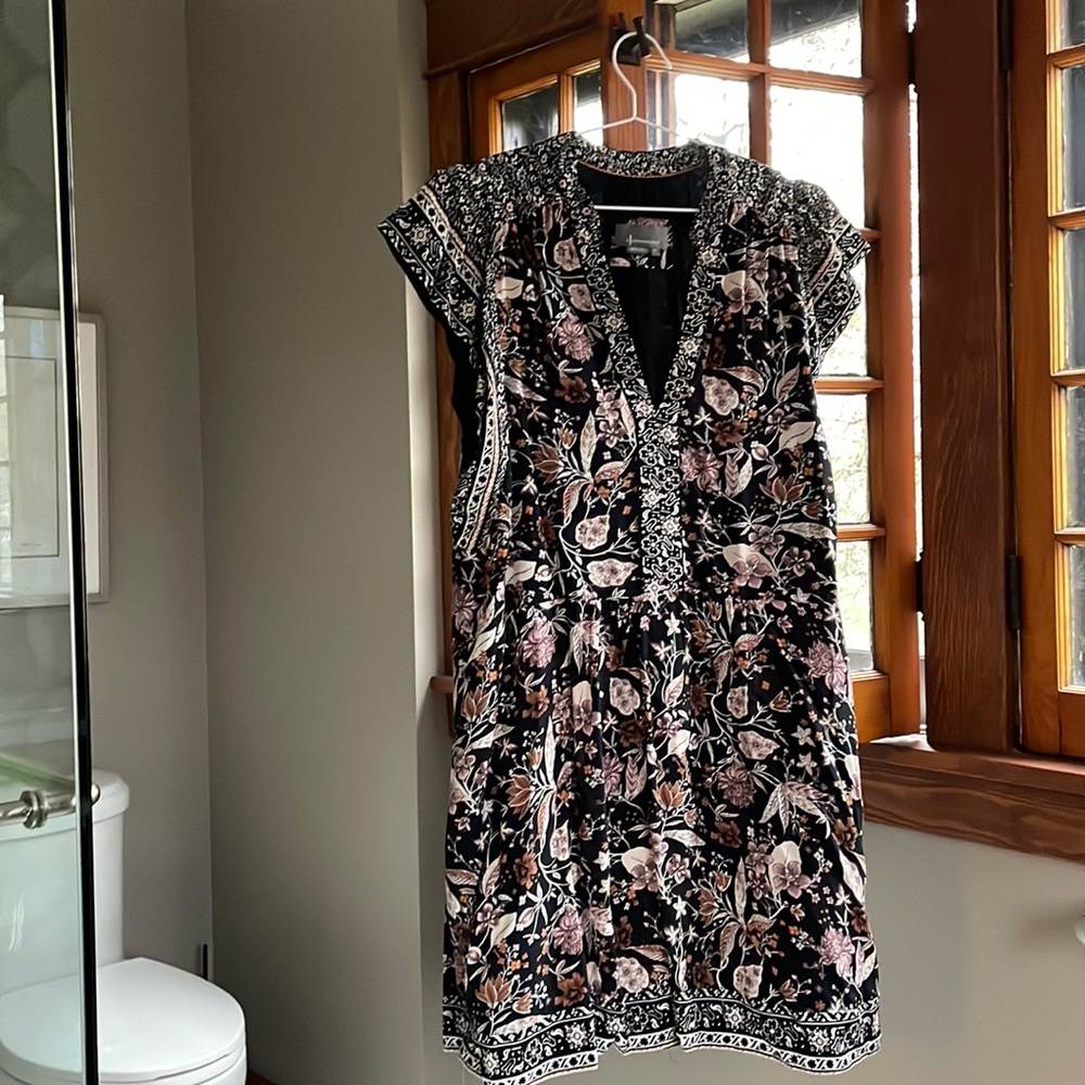 Never worn Anthropologie dress with in-seam pockets.